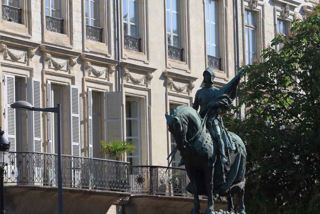 Jardinpublic0001 - Attribut alt par défaut.
