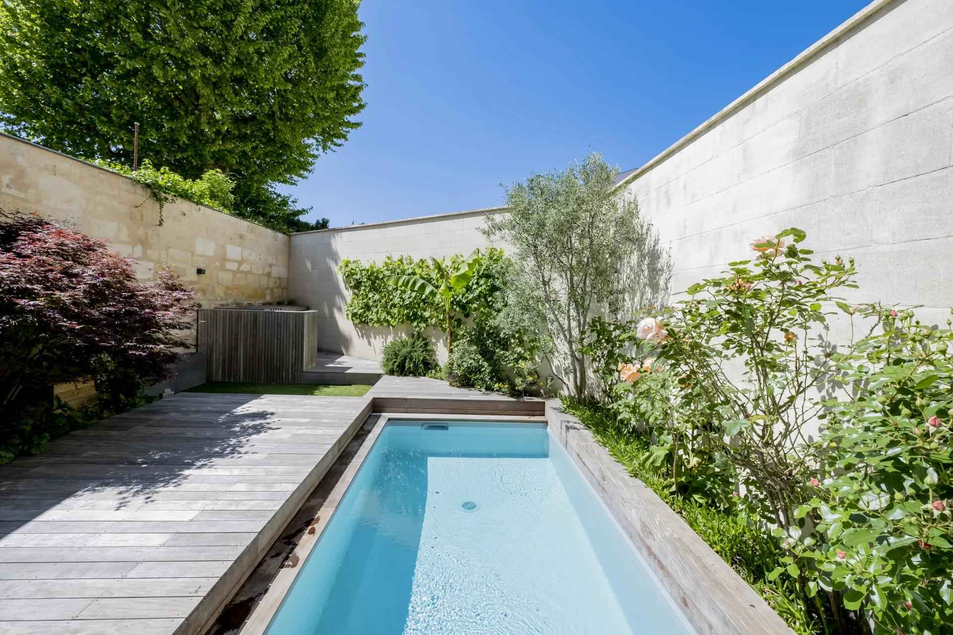 Maison à vendre de 270 m2 avec jardin et piscine Bordeaux