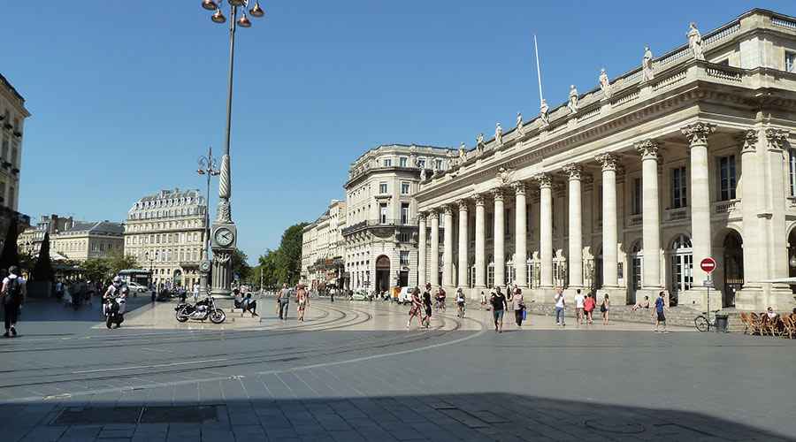 Place de la Comédie à Bordeaux Place de la Comédie à Bordeaux