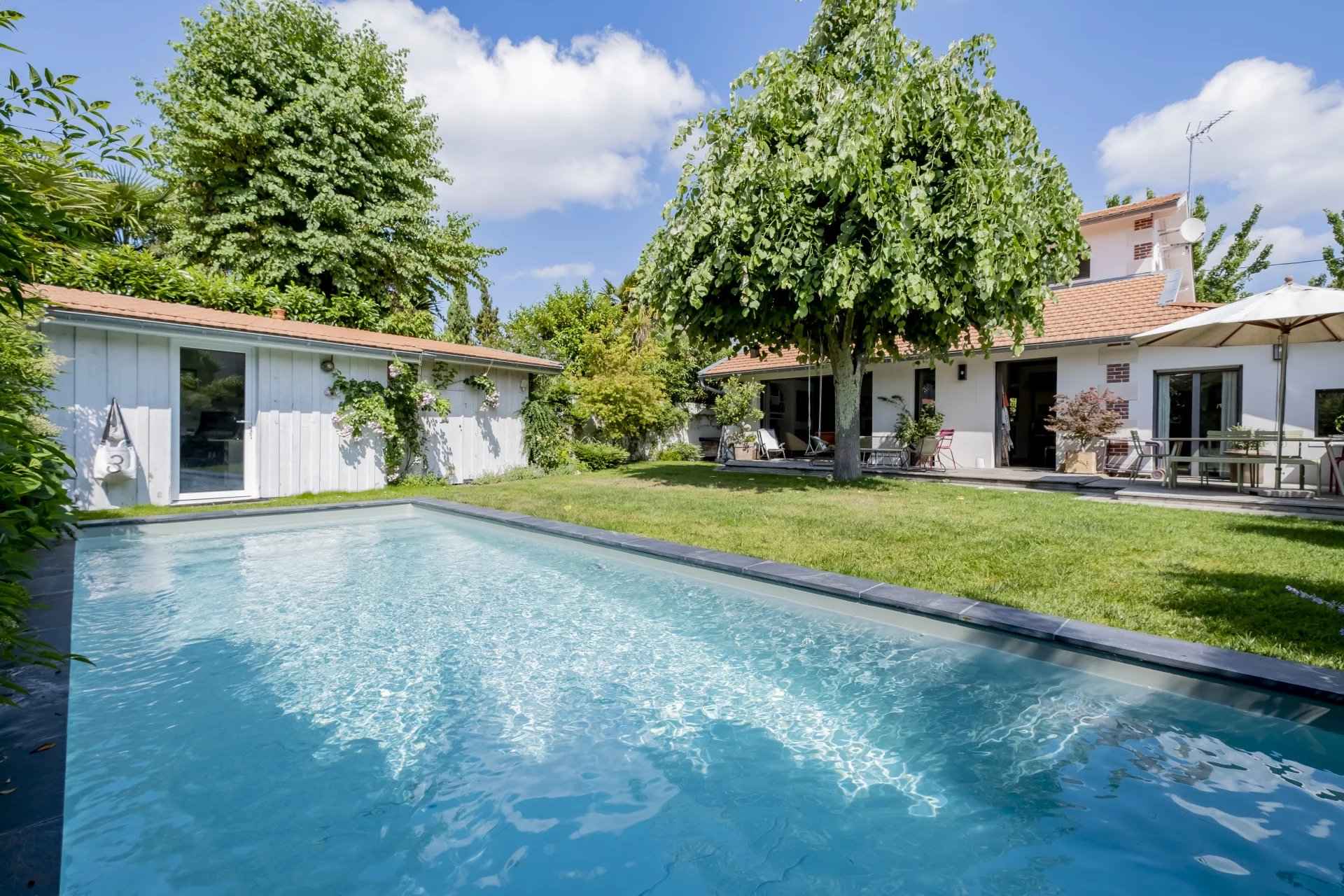 Maison à vendre Bordeaux Parc Bordelais avec jardin et piscine